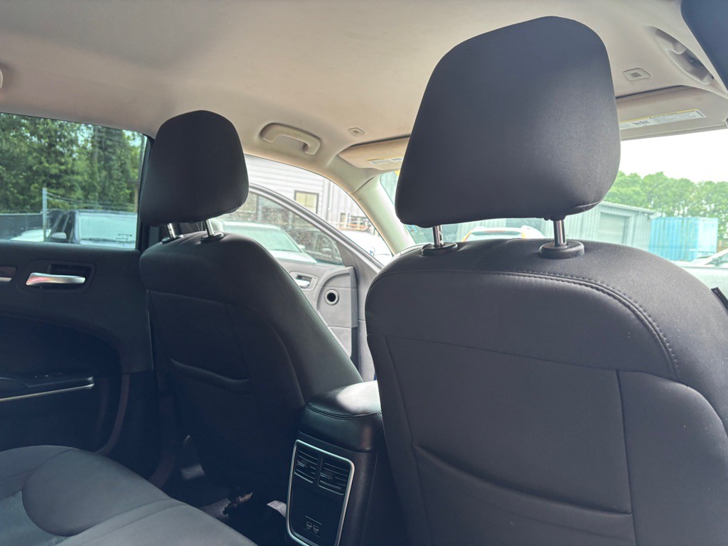 2021 Chrysler 300 Image 28