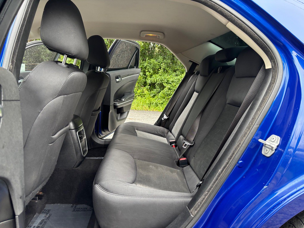 2021 Chrysler 300 Image 31