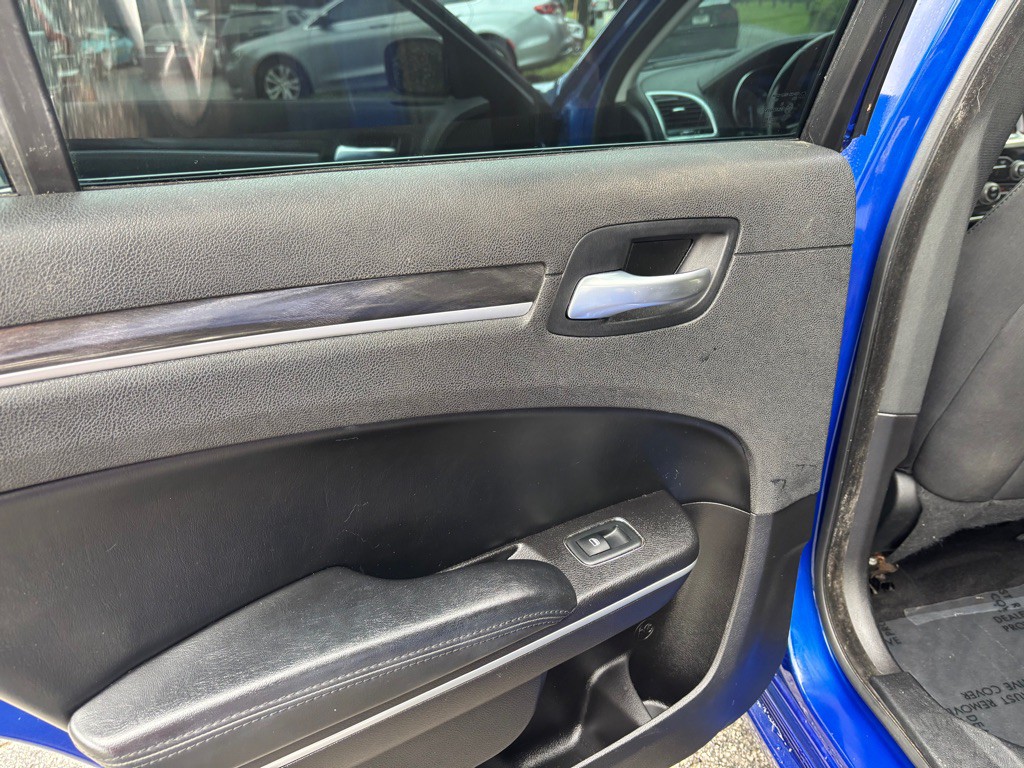 2021 Chrysler 300 Image 33