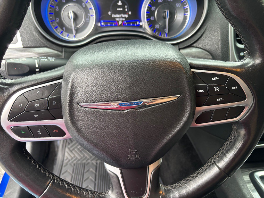 2021 Chrysler 300 Image 40