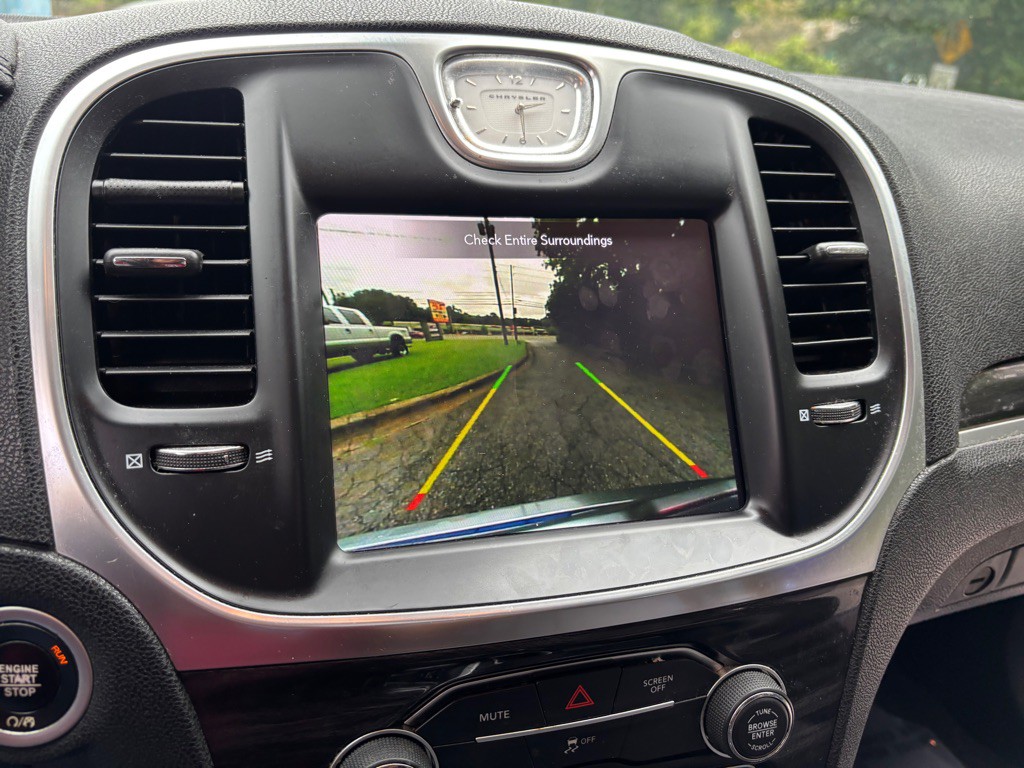 2021 Chrysler 300 Image 49
