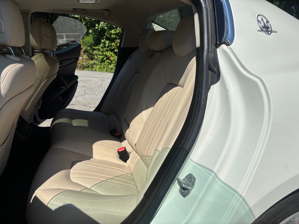2015 Maserati Ghibli Image 29