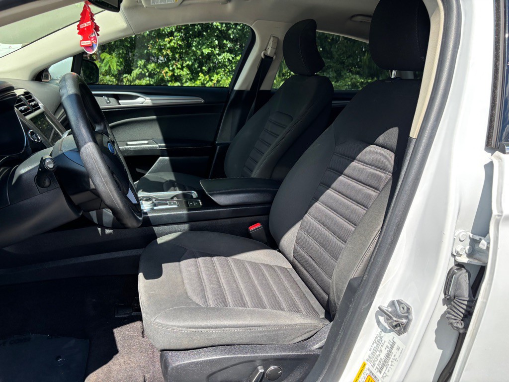 2019 Ford Fusion Image 17