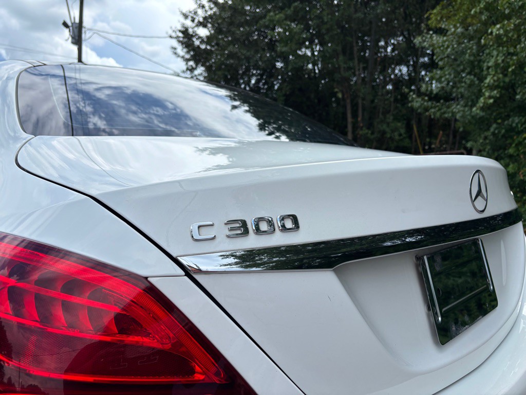 2017 Mercedes-Benz C-Class Image 18