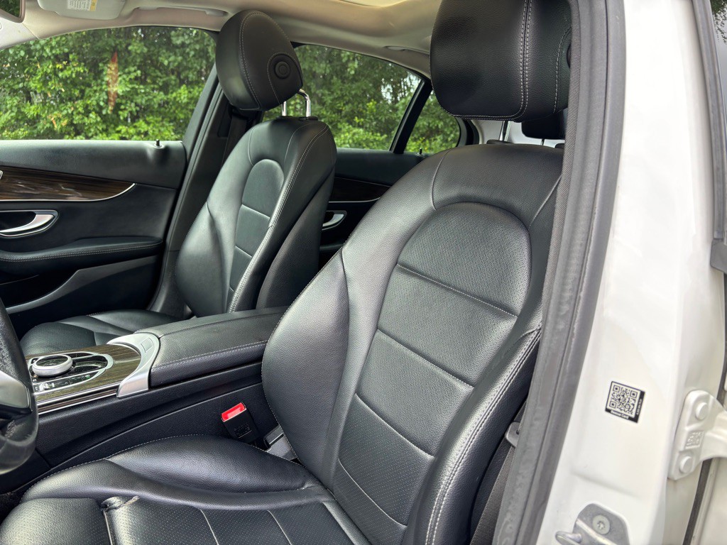 2017 Mercedes-Benz C-Class Image 24