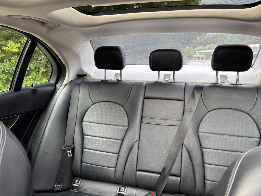 2017 Mercedes-Benz C-Class Image 28