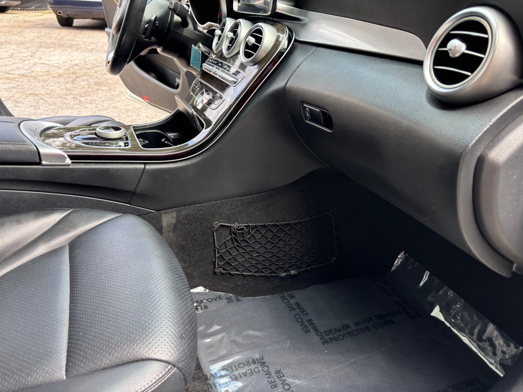 2017 Mercedes-Benz C-Class Image 31