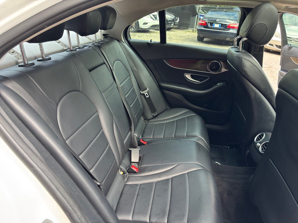 2017 Mercedes-Benz C-Class Image 38