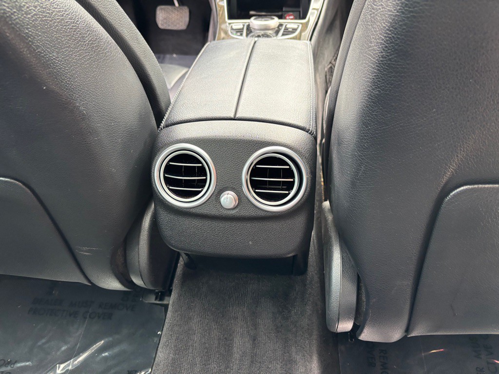 2017 Mercedes-Benz C-Class Image 39