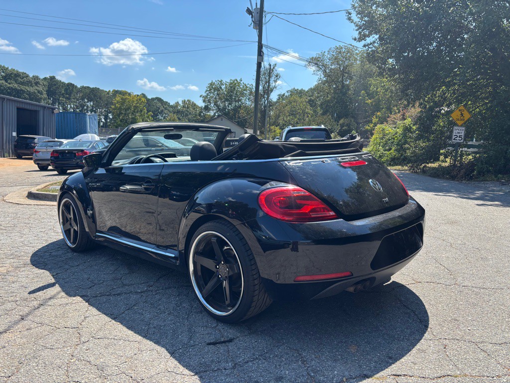 2013 Volkswagen Beetle Image 11