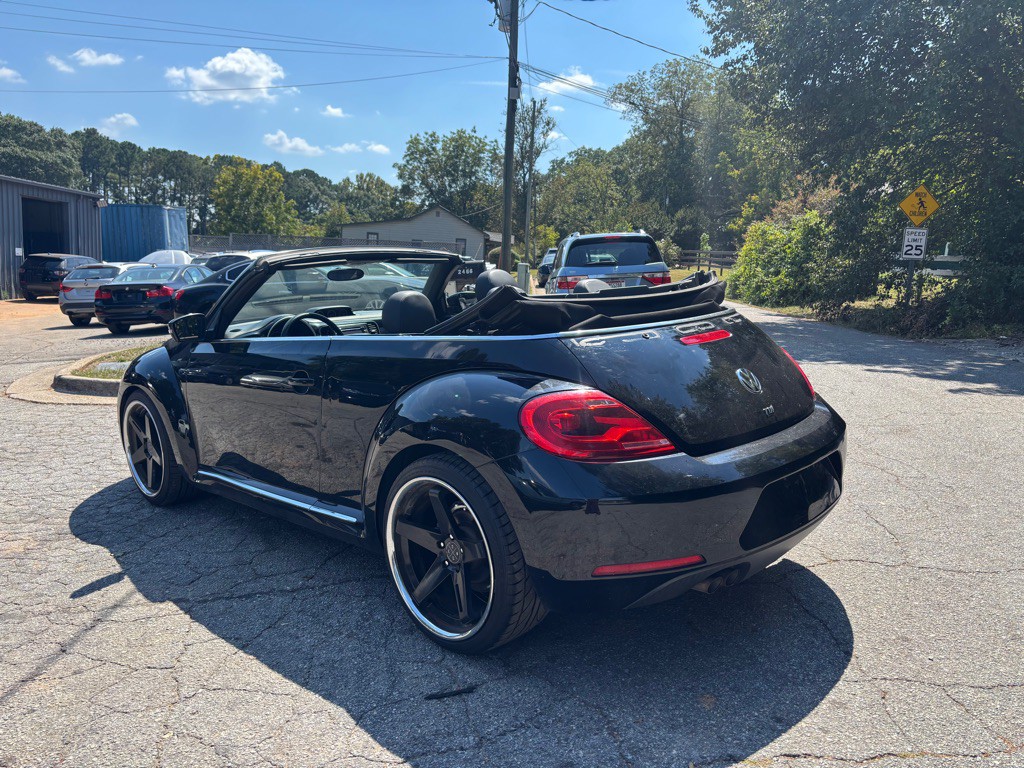 2013 Volkswagen Beetle Image 12