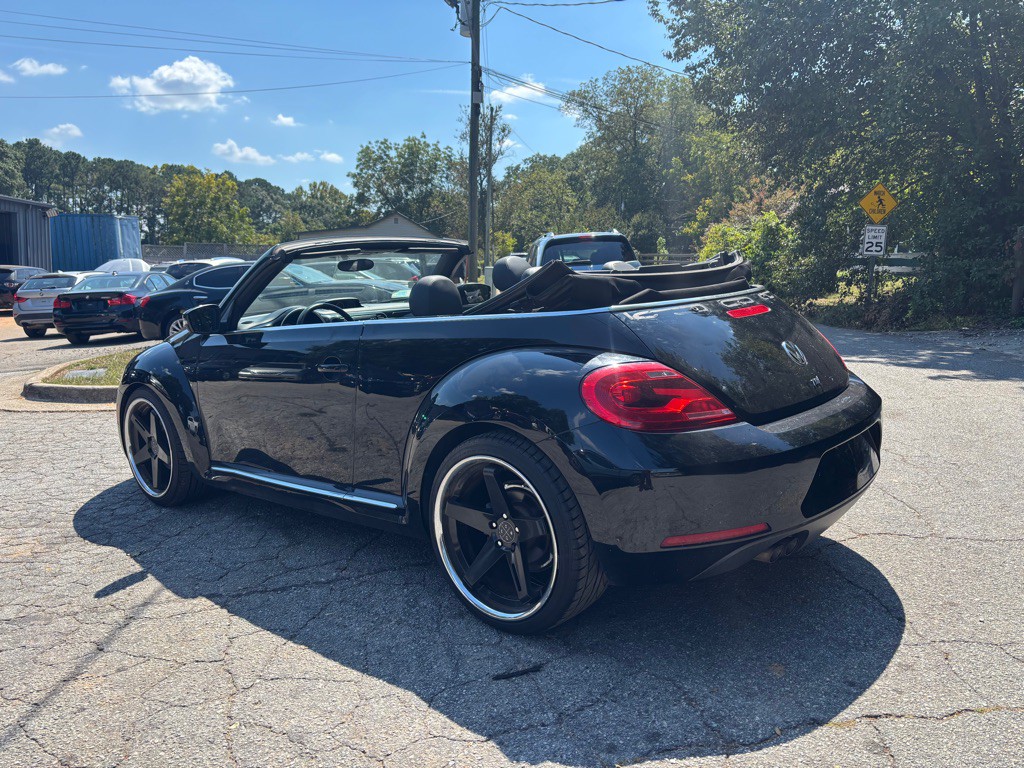 2013 Volkswagen Beetle Image 13
