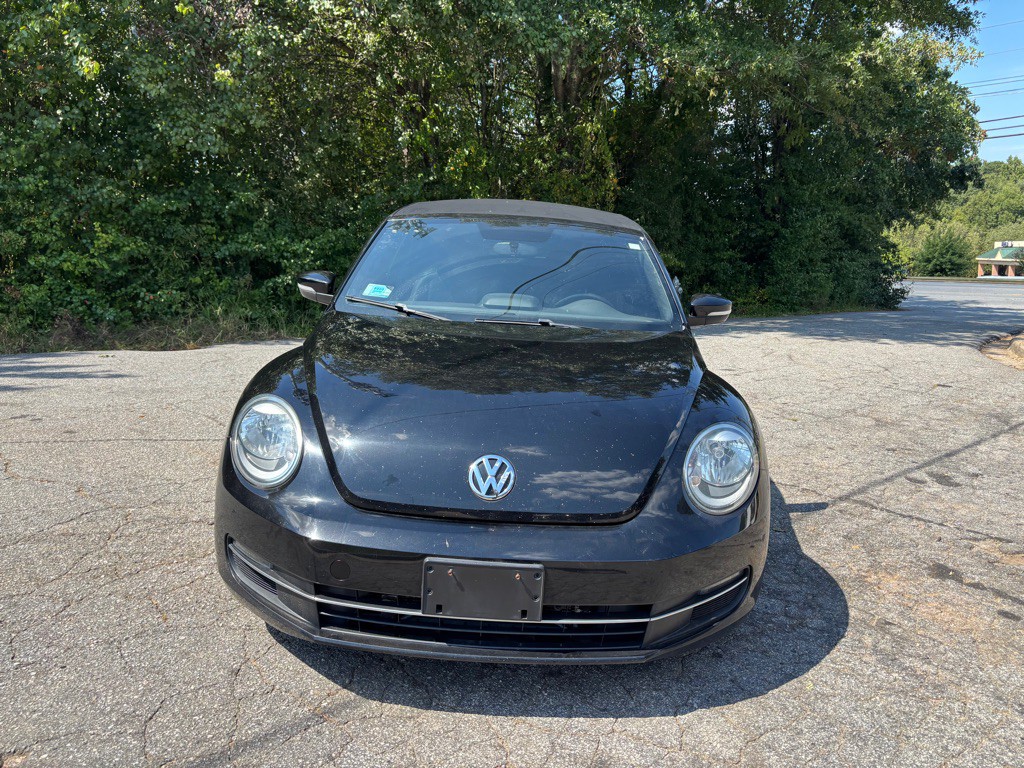 2013 Volkswagen Beetle Image 14