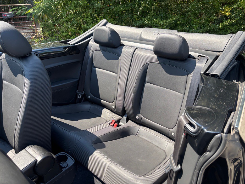 2013 Volkswagen Beetle Image 29