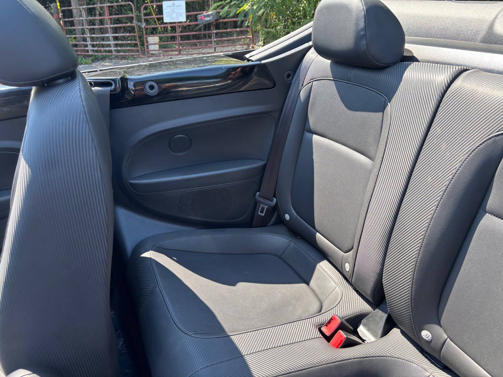 2013 Volkswagen Beetle Image 30