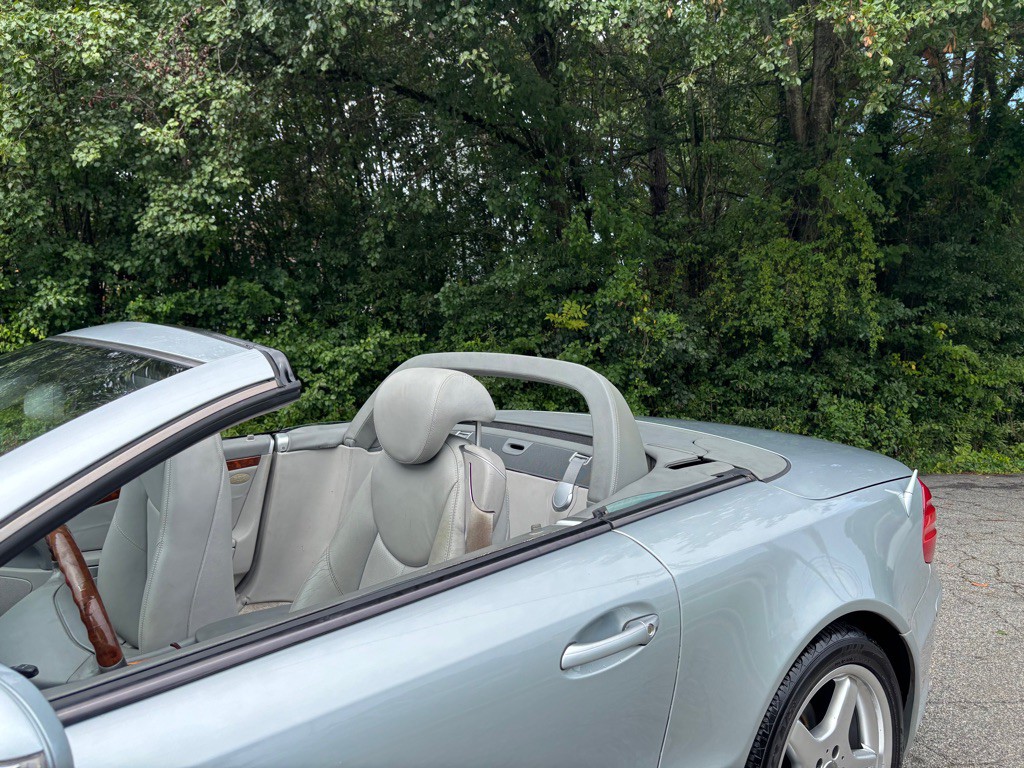 2003 Mercedes-Benz SL-Class Image 14
