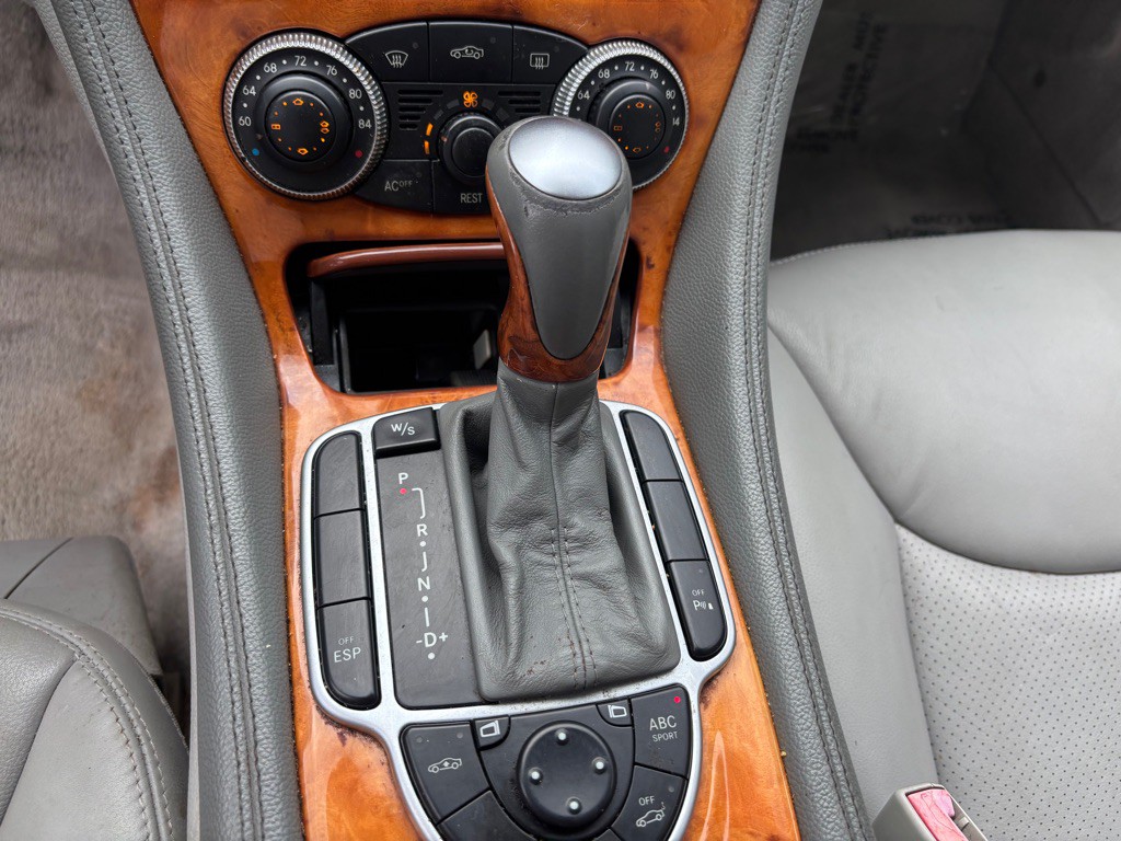 2003 Mercedes-Benz SL-Class Image 57