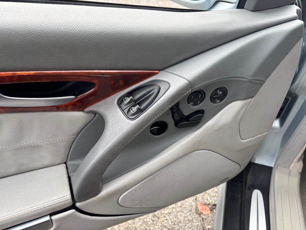 2003 Mercedes-Benz SL-Class Image 63