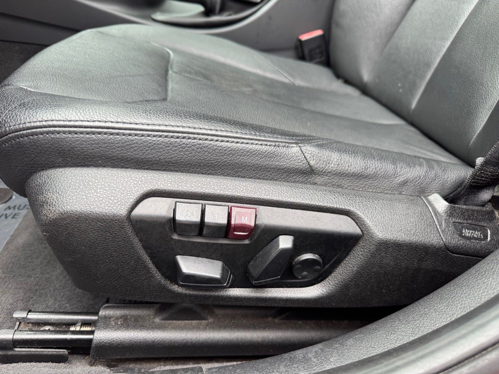 2014 BMW 3 Series Image 18