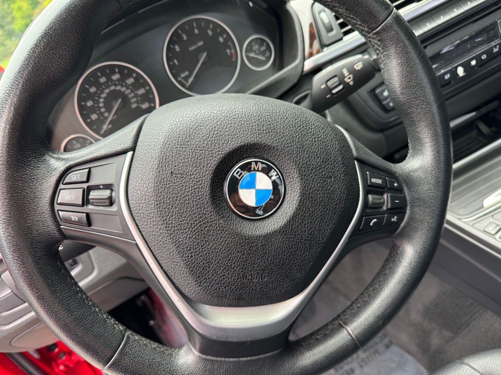 2014 BMW 3 Series Image 19