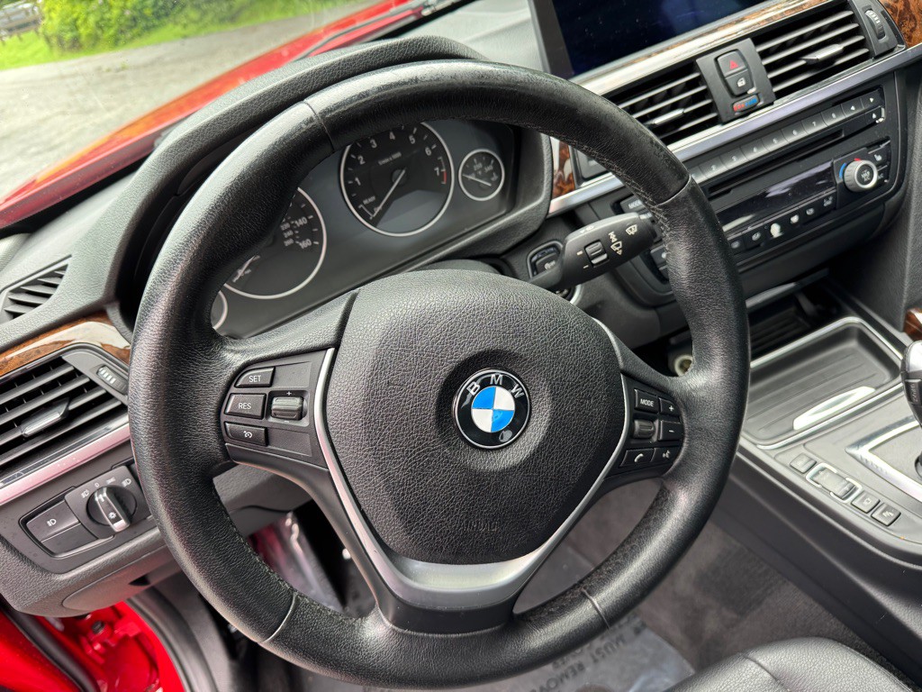 2014 BMW 3 Series Image 20