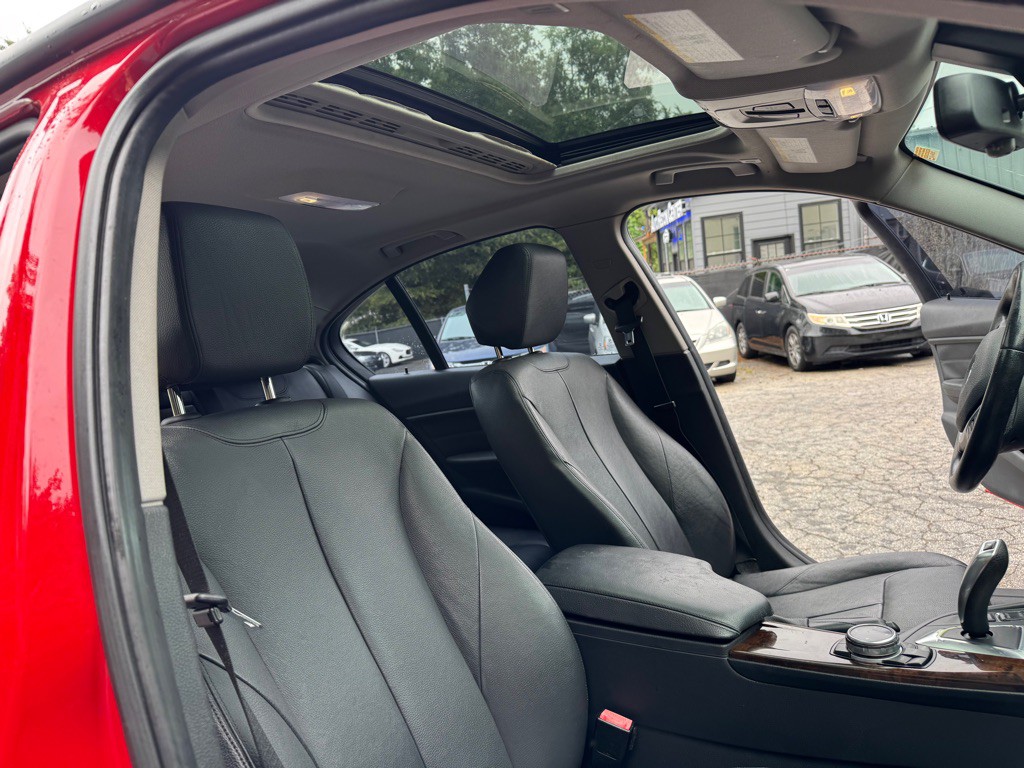 2014 BMW 3 Series Image 22