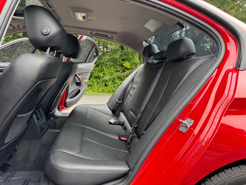 2014 BMW 3 Series Image 29