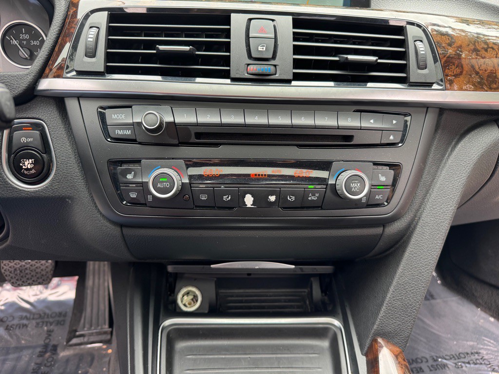 2014 BMW 3 Series Image 36