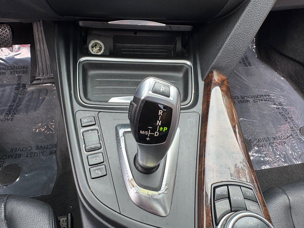 2014 BMW 3 Series Image 37