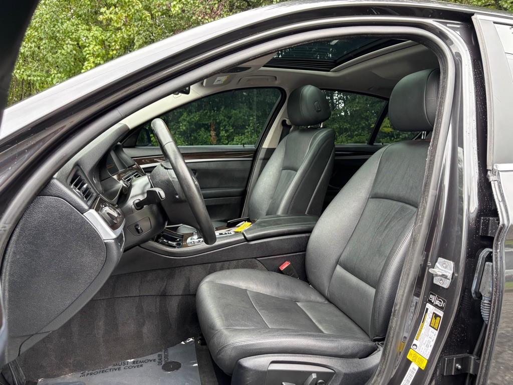 2014 BMW 5 Series Image 19