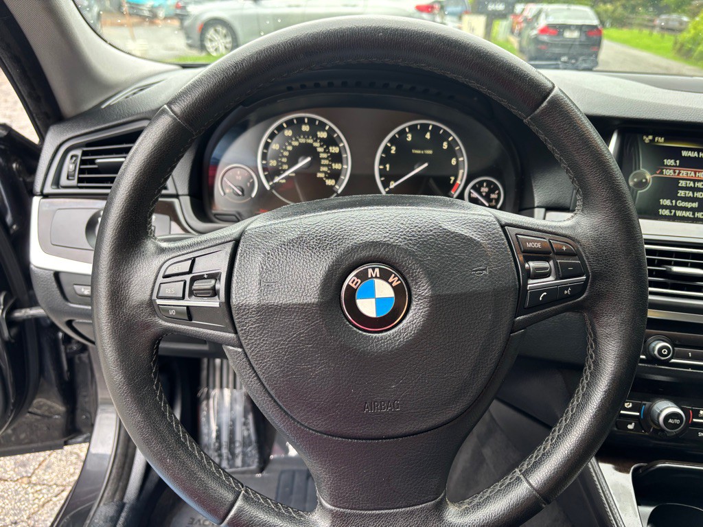 2014 BMW 5 Series Image 24