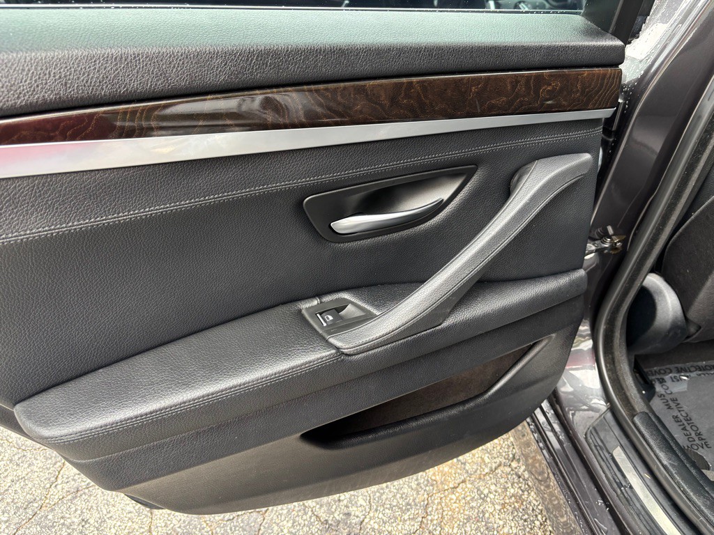 2014 BMW 5 Series Image 38