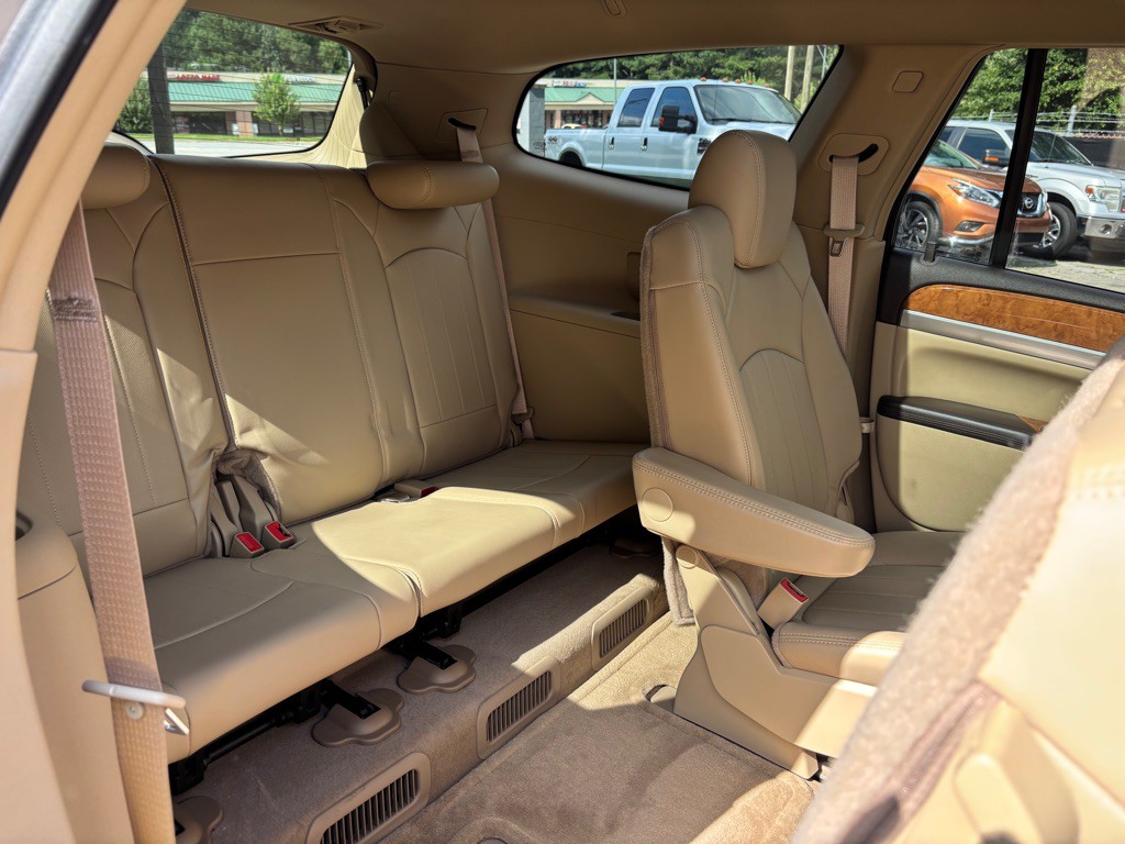 2009 Buick Enclave Image 32
