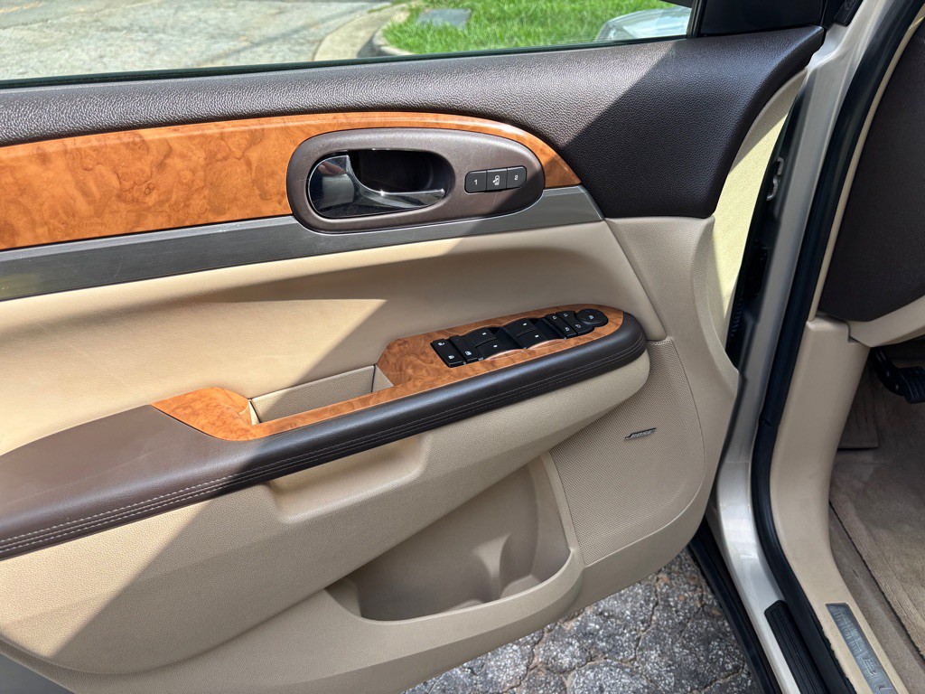 2009 Buick Enclave Image 44