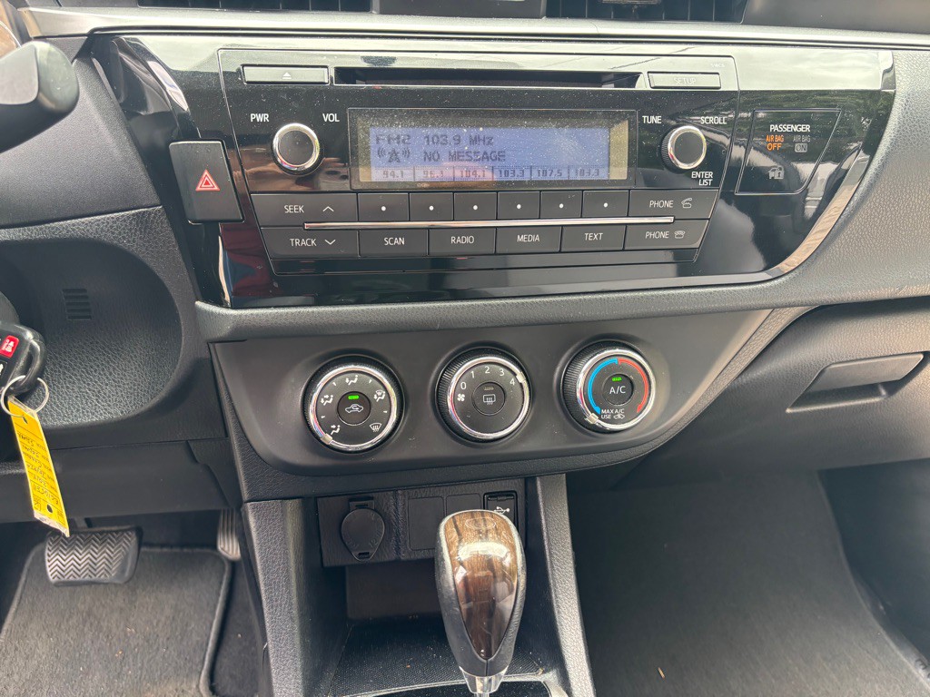 2014 Toyota Corolla Image 32