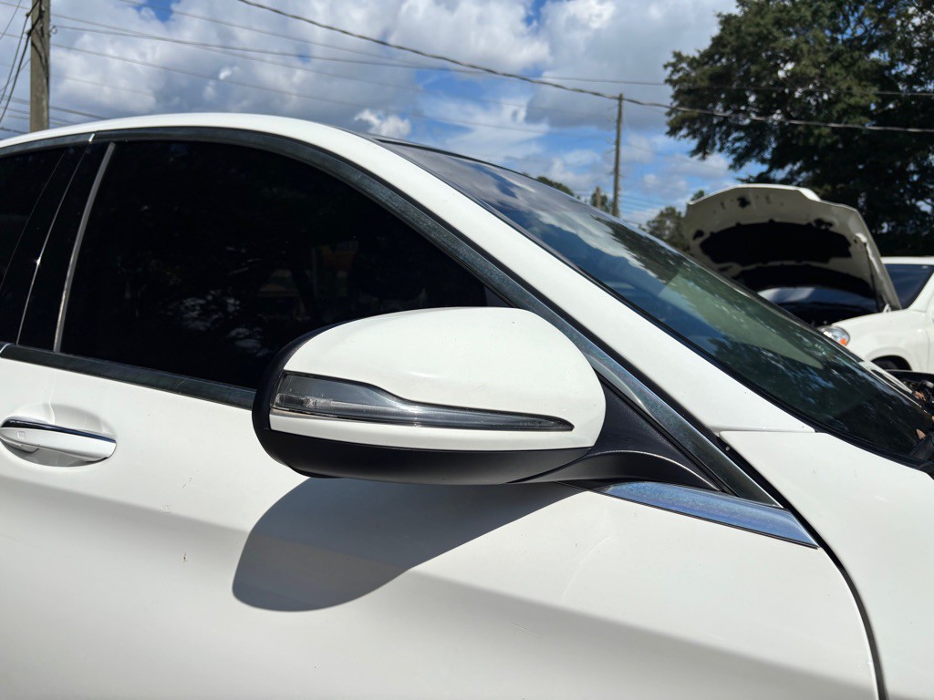 2017 Mercedes-Benz C-Class Image 9