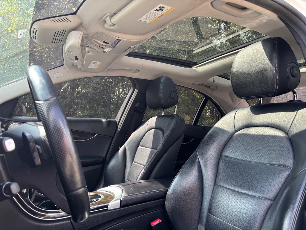 2017 Mercedes-Benz C-Class Image 20