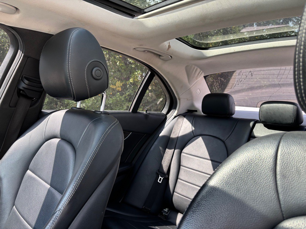 2017 Mercedes-Benz C-Class Image 22