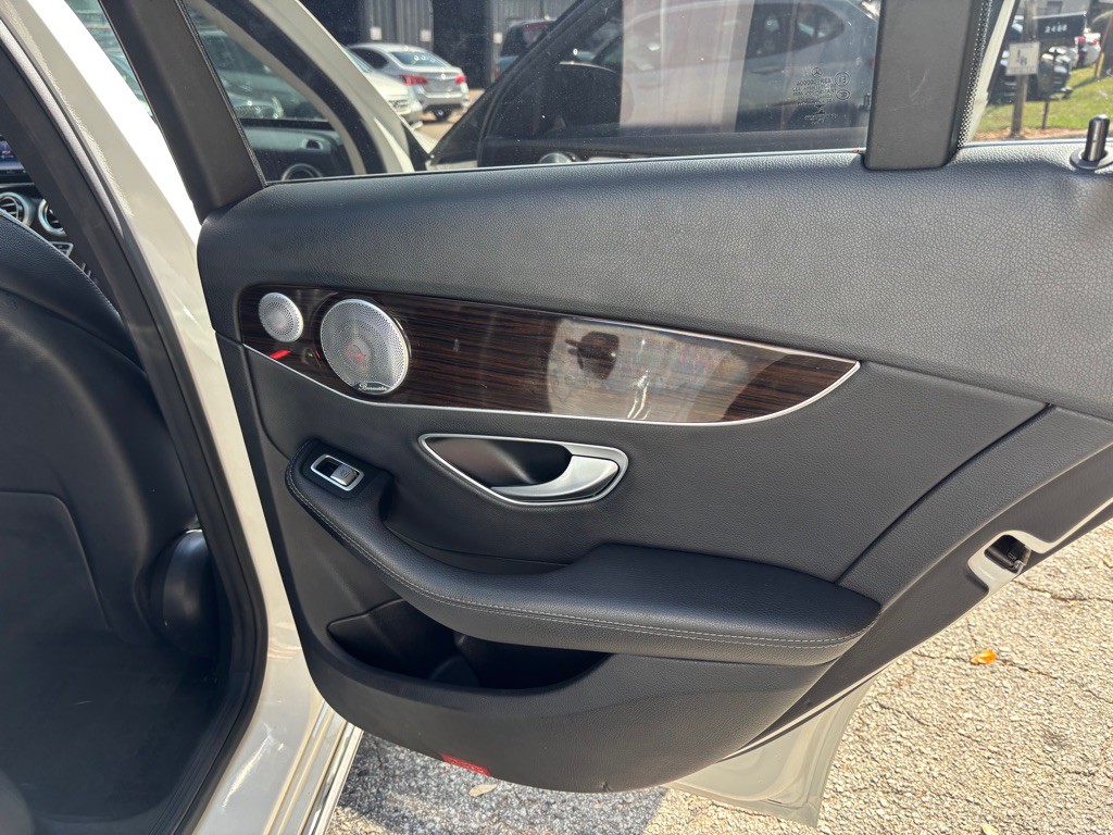 2017 Mercedes-Benz C-Class Image 29