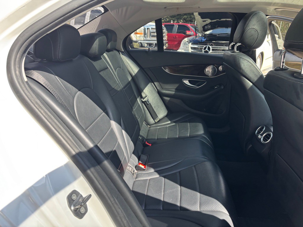 2017 Mercedes-Benz C-Class Image 34