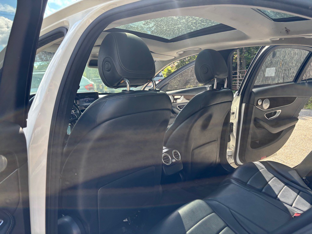 2017 Mercedes-Benz C-Class Image 35