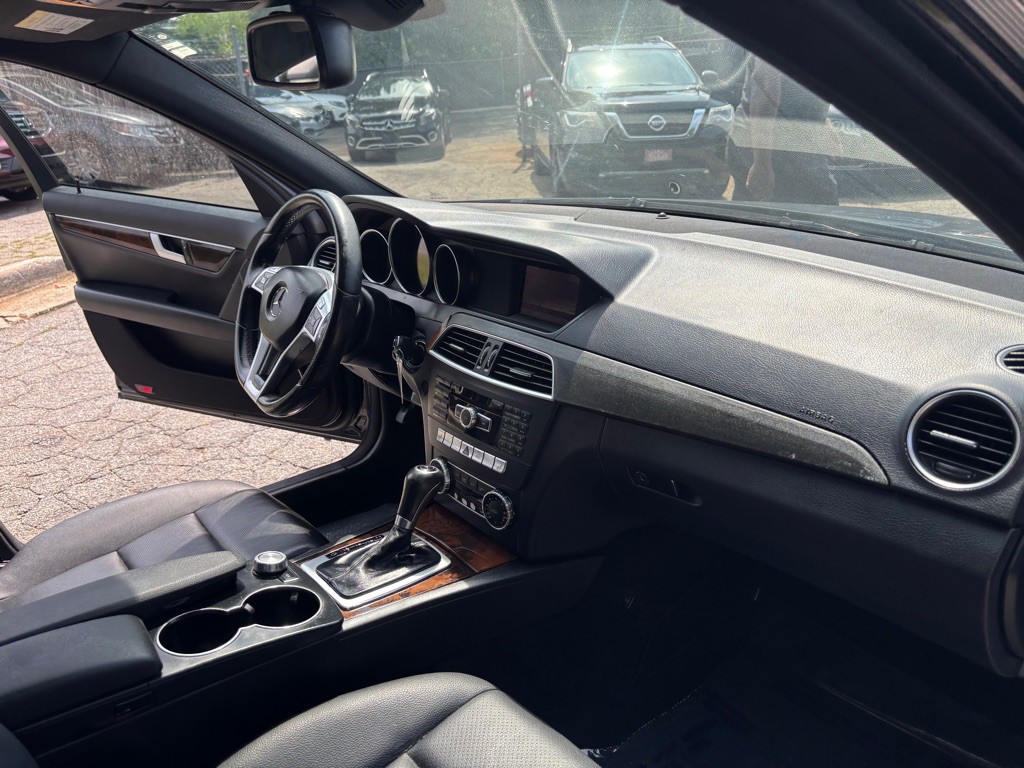 2013 Mercedes-Benz C-Class Image 25