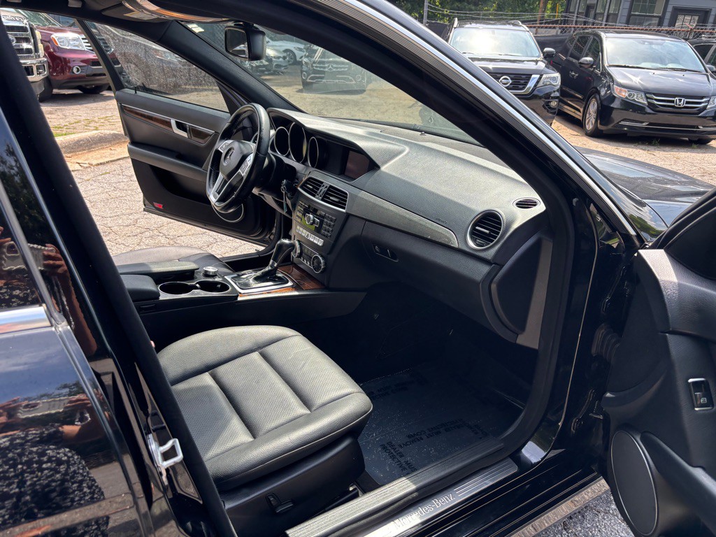 2013 Mercedes-Benz C-Class Image 28