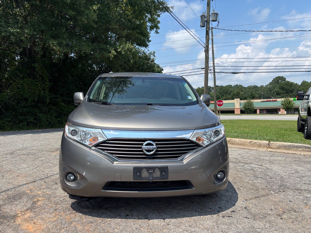 2017 Nissan Quest Image 2