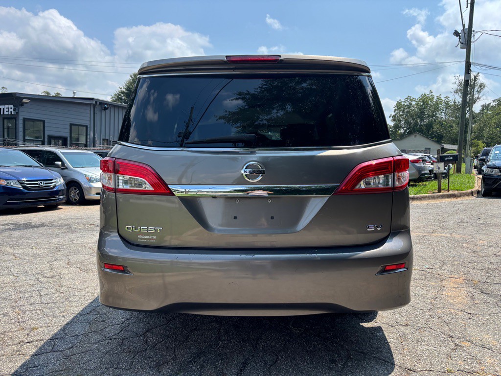 2017 Nissan Quest Image 10
