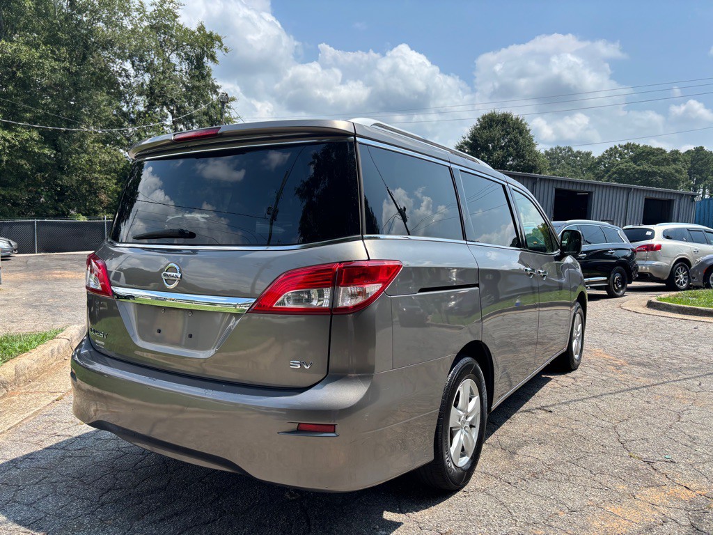 2017 Nissan Quest Image 11