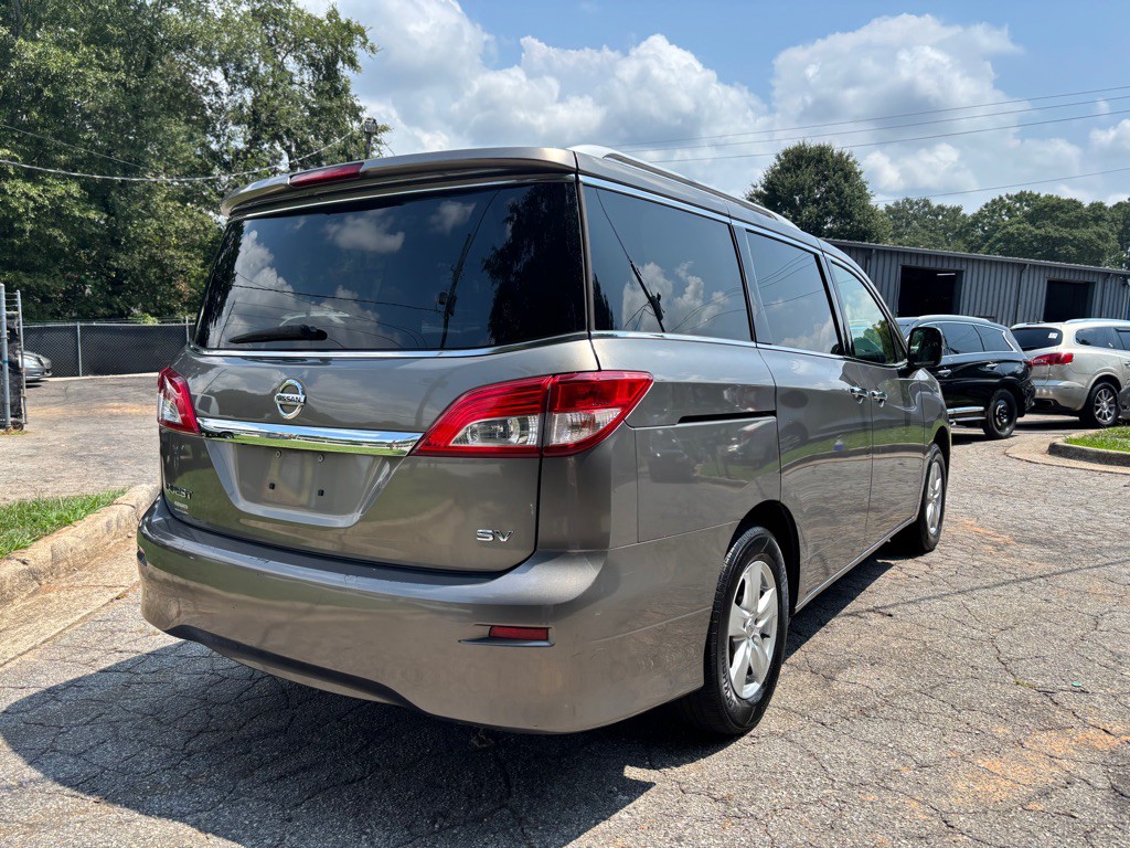 2017 Nissan Quest Image 12