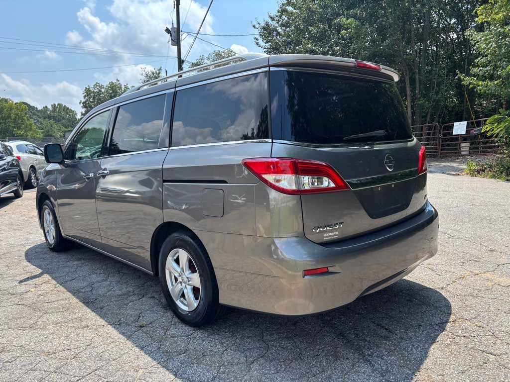 2017 Nissan Quest Image 14