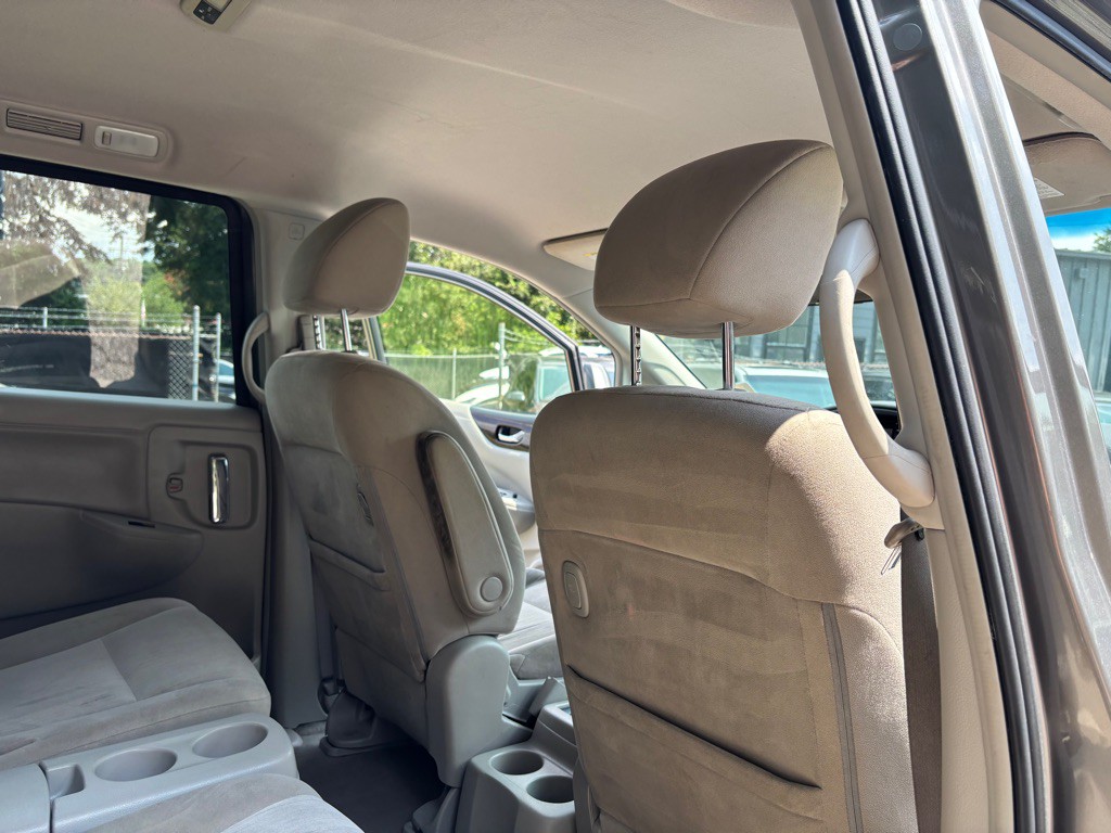2017 Nissan Quest Image 31