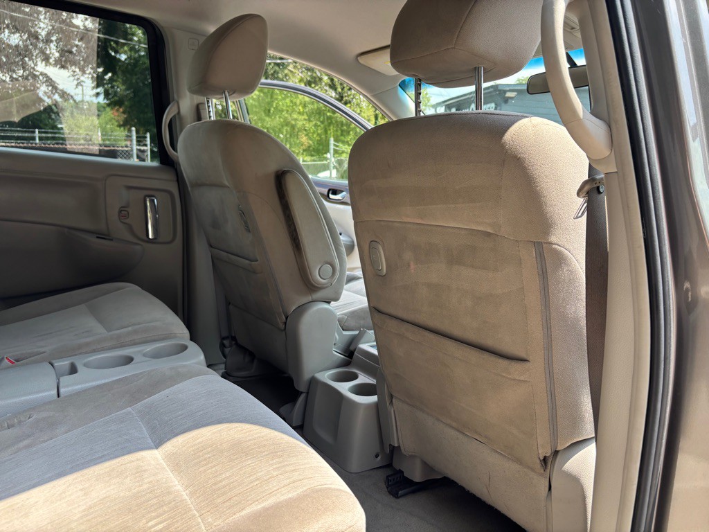 2017 Nissan Quest Image 32